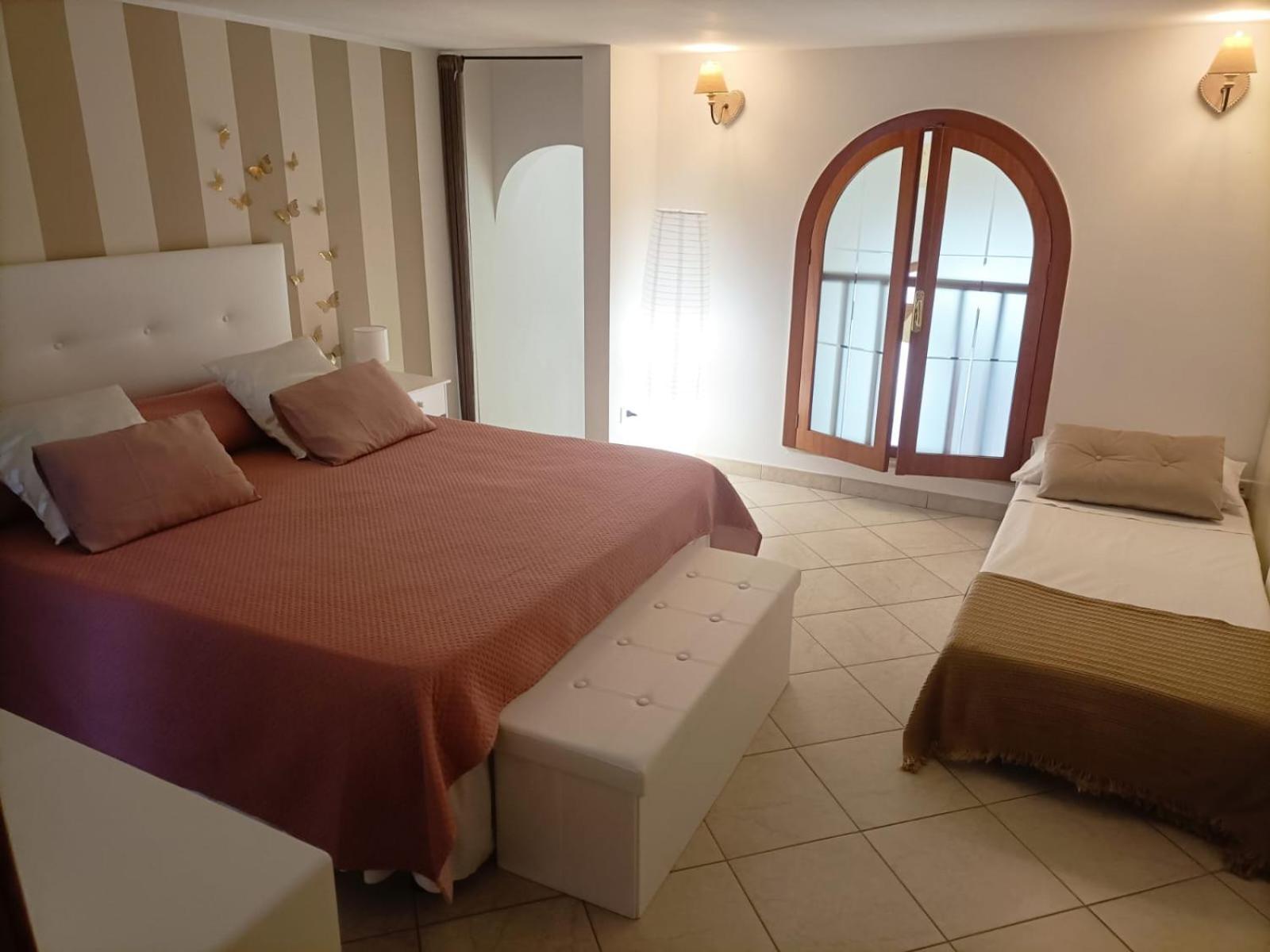 Apartamento La Casa Di Kiki Mola di Bari Exterior foto